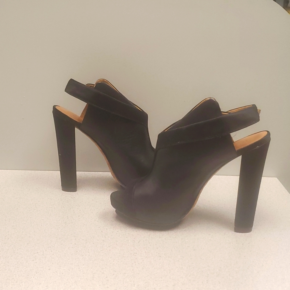 L.A.M.B HEELS - Picture 1 of 12